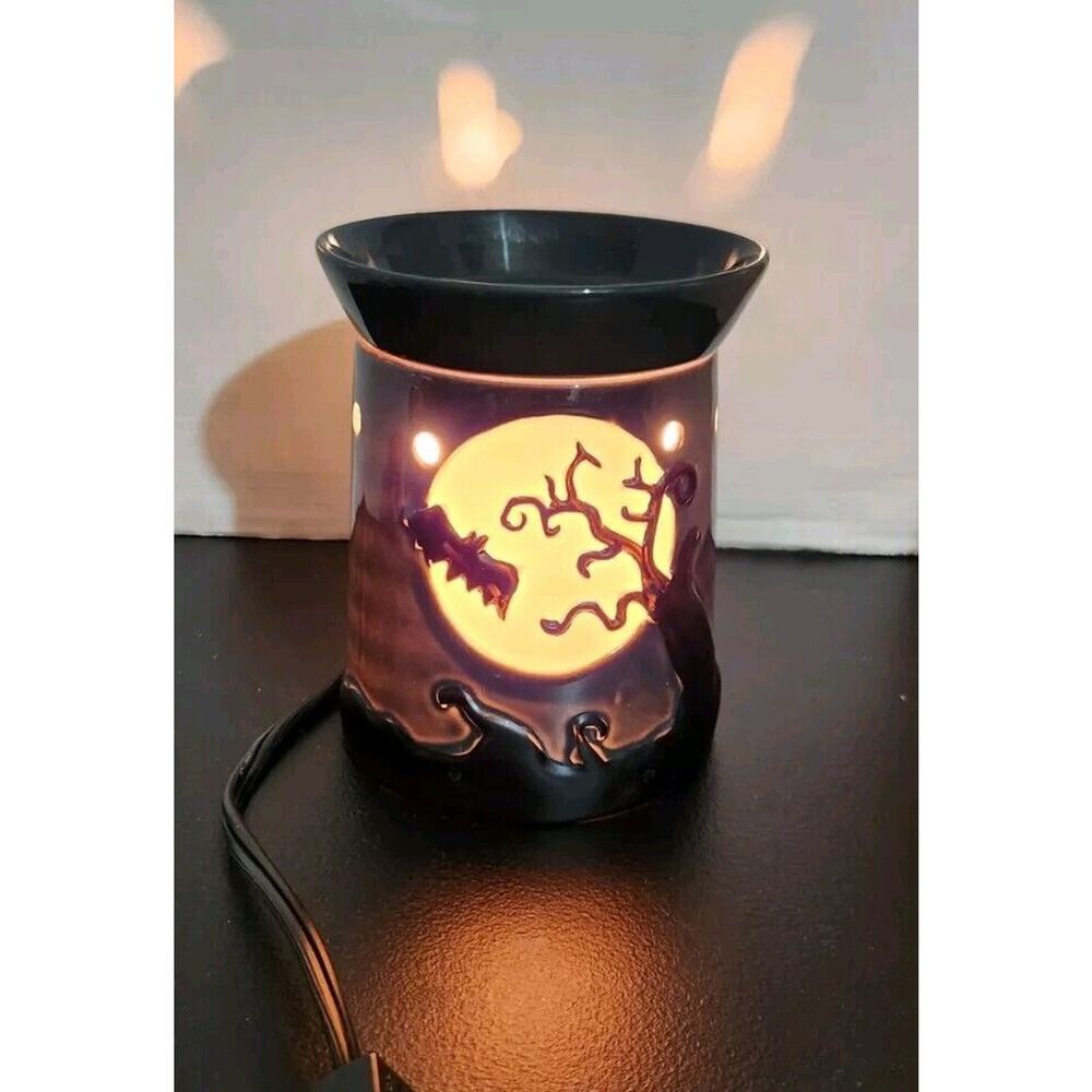 Fright Night Halloween Scentsy Wax Warmer Nightlight‎ Spooky Tree Bat moon glow